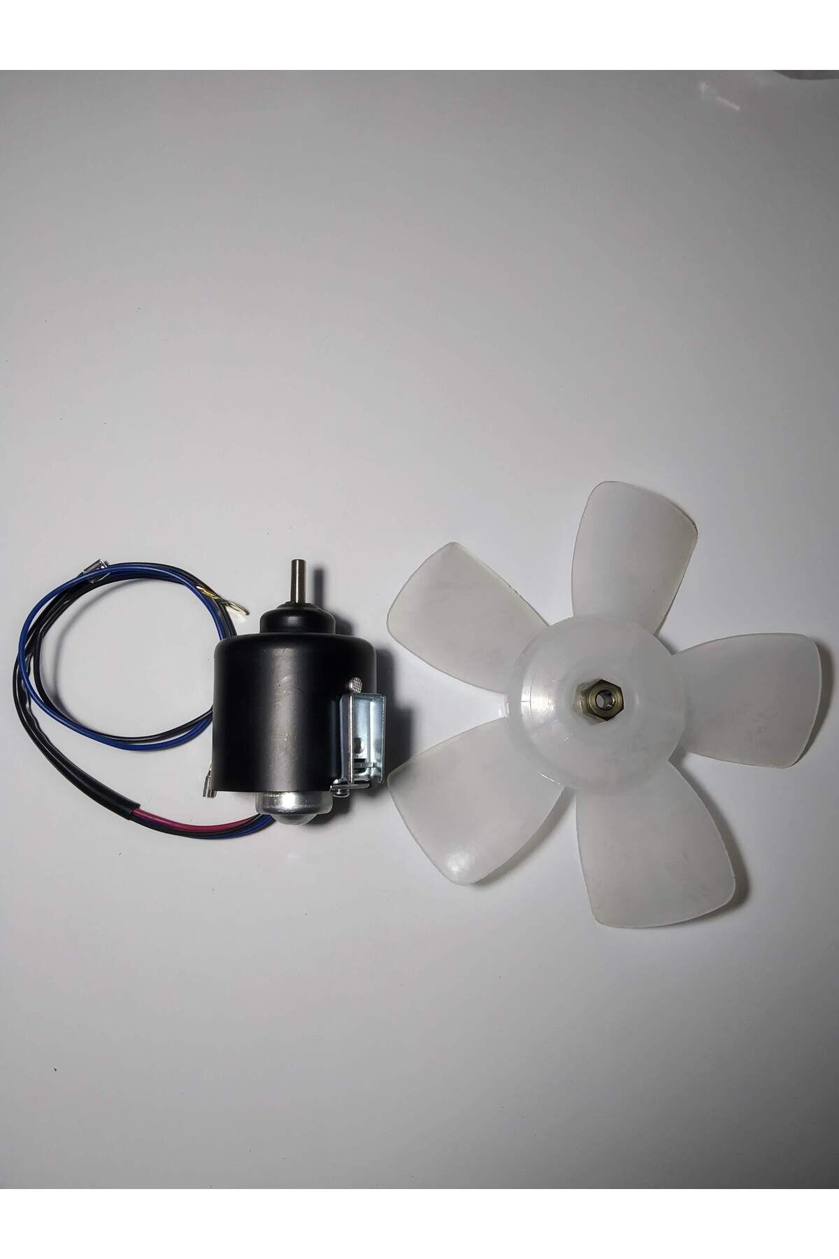 lada niva kalorifer motoru pervaneli