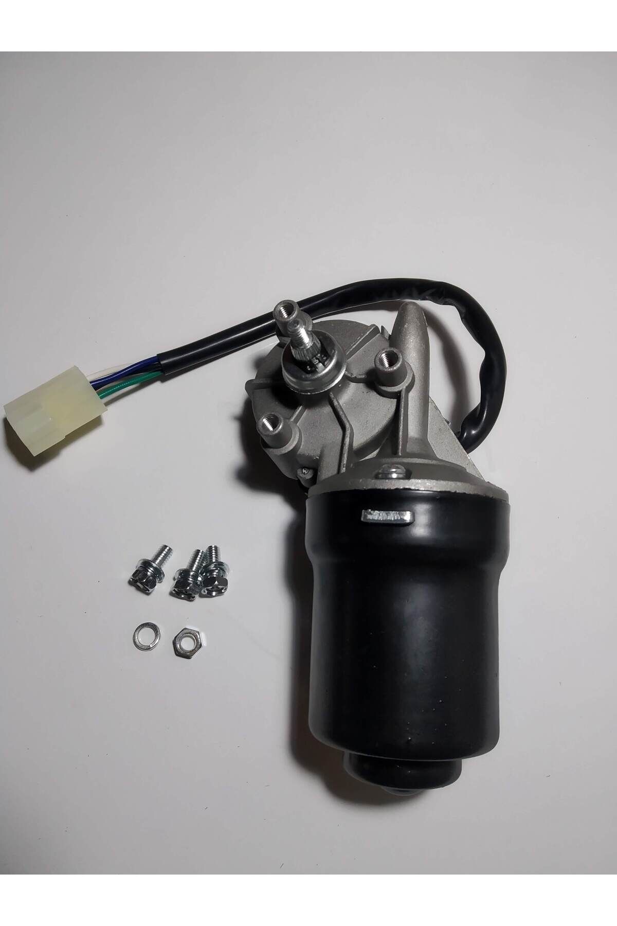 lada niva ön silecek motoru ön cam