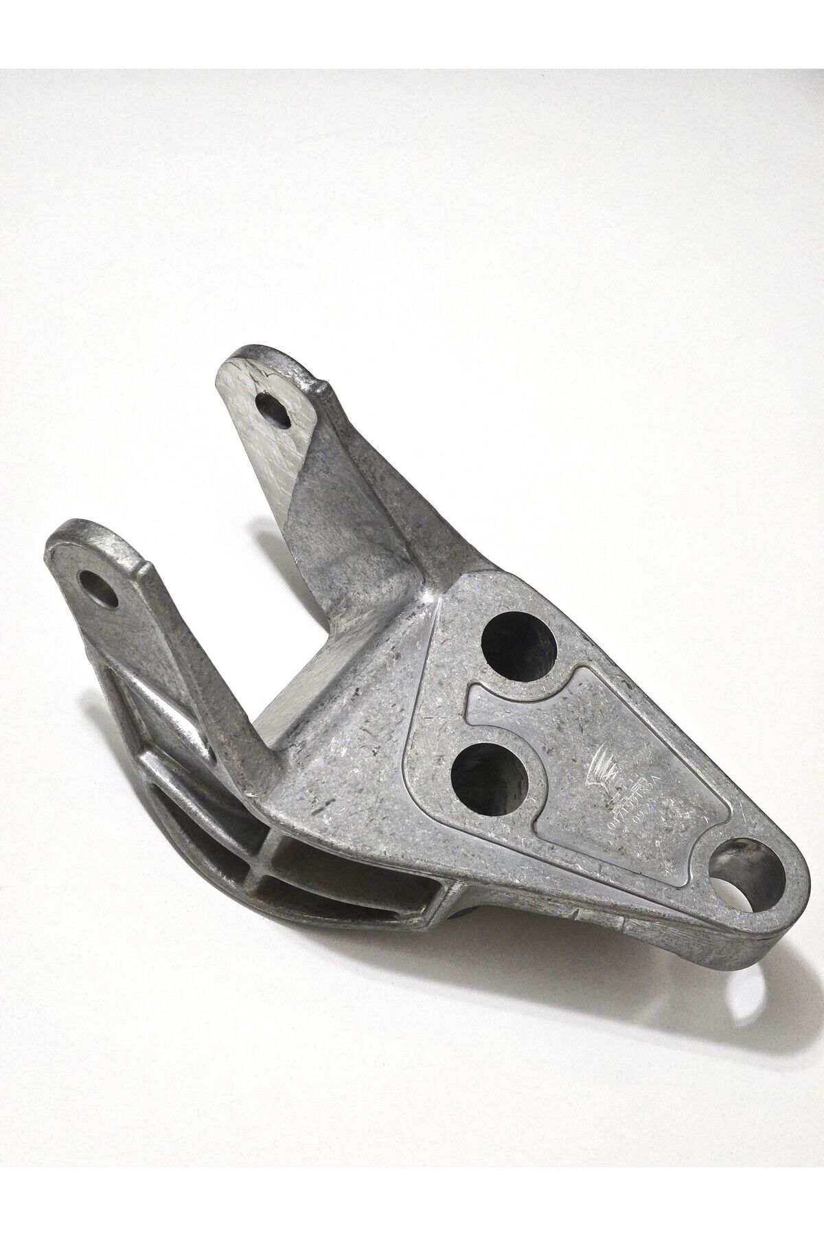 SKODA FAVORİT MOTOR BAĞLANTI BRAKETİ MOTOR TAKOZ ALUMİNYUMU DEVİRDAİM KULAĞI